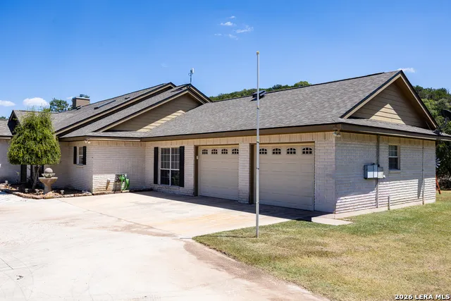 179 Box S Dr Kerrville, TX 78028