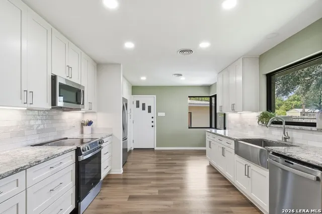 1105 Park Uvalde, TX 78801