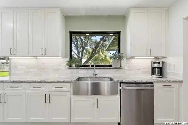 1105 Park Uvalde, TX 78801