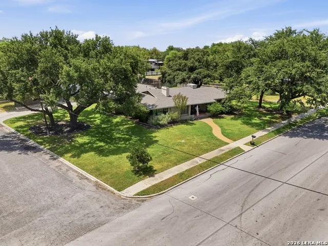 1105 Park Uvalde, TX 78801