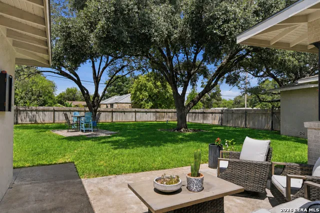 1105 Park Uvalde, TX 78801