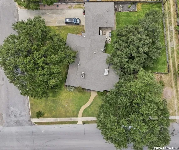 1105 Park Uvalde, TX 78801