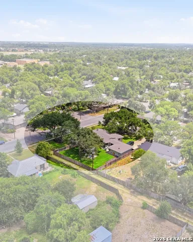 1105 Park Uvalde, TX 78801