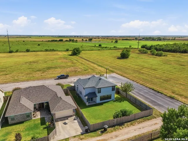 1518 33rd Hondo, TX 78861