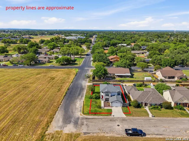 1518 33rd Hondo, TX 78861