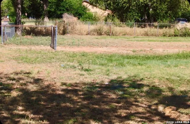 311 MULBERRY ST Pearsall, TX 78061