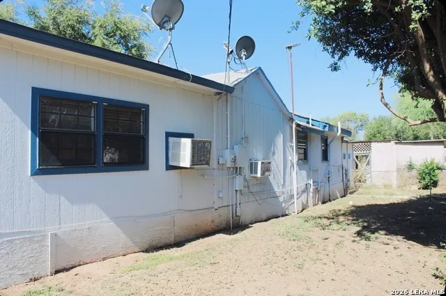 311 MULBERRY ST Pearsall, TX 78061