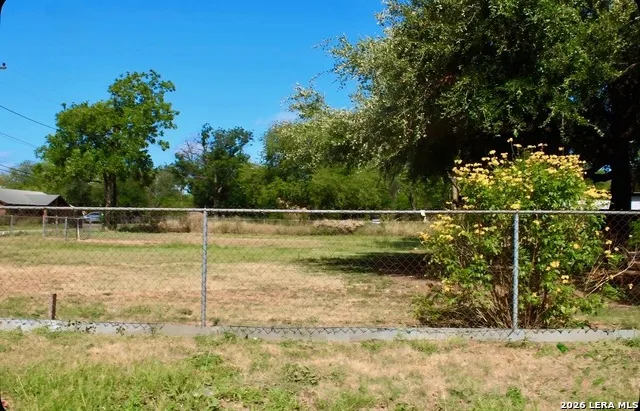 311 MULBERRY ST Pearsall, TX 78061