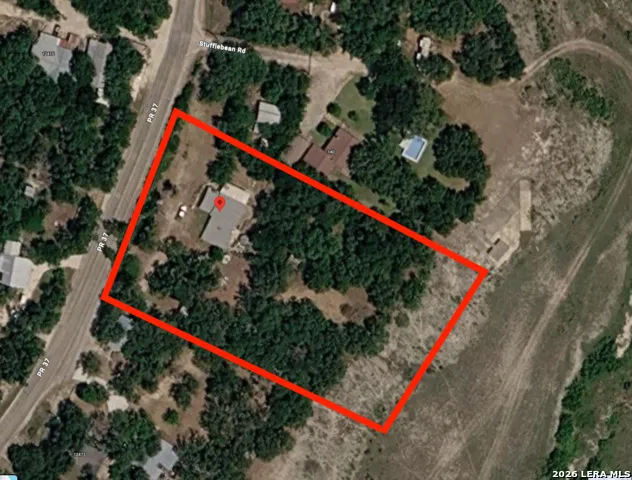 12433 Park Road 37 Lakehills, TX 78063