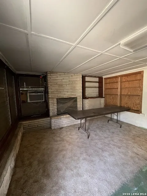 12433 Park Road 37 Lakehills, TX 78063