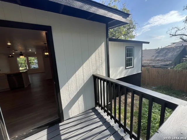 1528 KAYTON AVE San Antonio, TX 78210