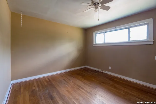 231 ELM AVE Luling, TX 78648