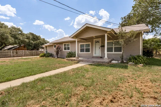 231 ELM AVE Luling, TX 78648