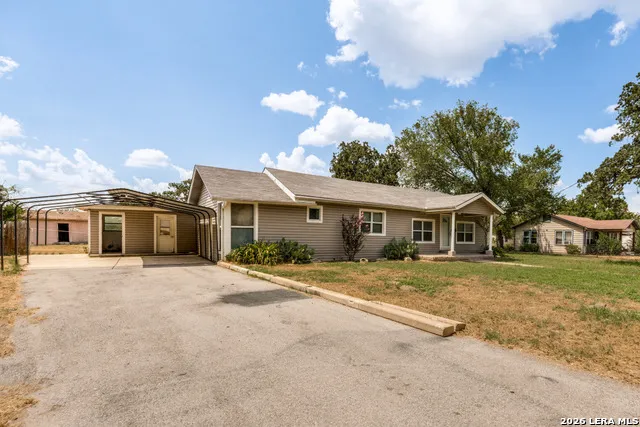 231 ELM AVE Luling, TX 78648