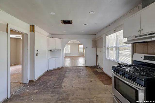 231 ELM AVE Luling, TX 78648
