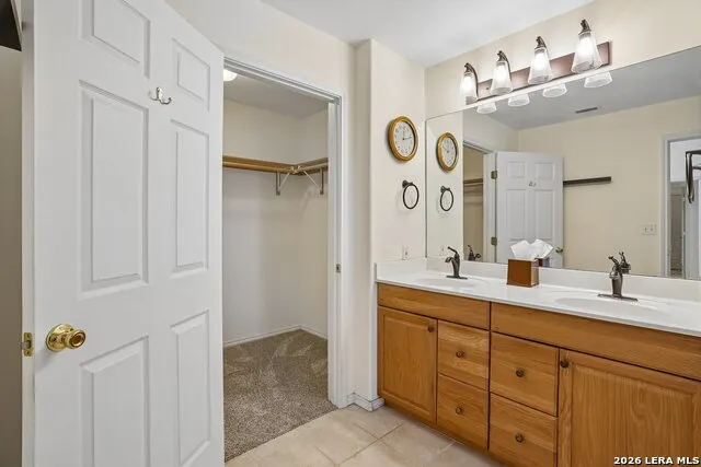 220 Loma Vista Dr Kerrville, TX 78028