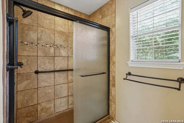 220 Loma Vista Dr Kerrville, TX 78028