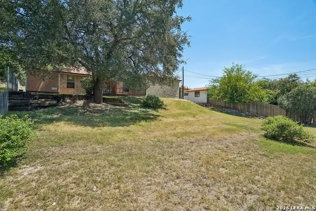 220 Loma Vista Dr Kerrville, TX 78028