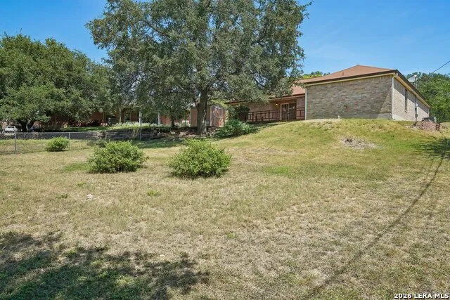 220 Loma Vista Dr Kerrville, TX 78028