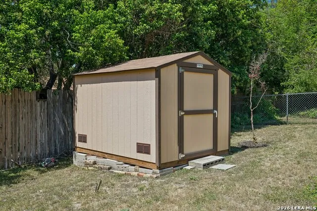 220 Loma Vista Dr Kerrville, TX 78028
