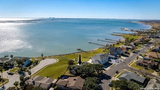 928 WATERVIEW ST Portland, TX 78374