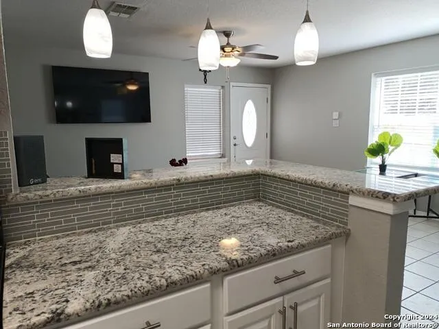 420 Canyon Edge Canyon Lake, TX 78133