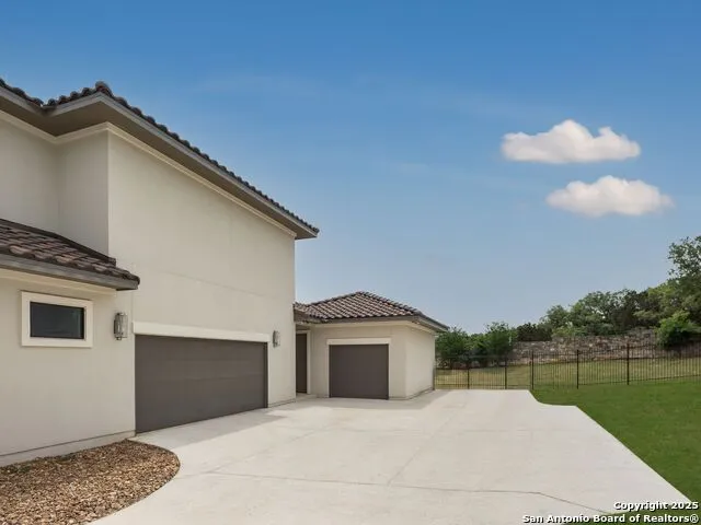 4020 Luz Del Faro San Antonio, TX 78261