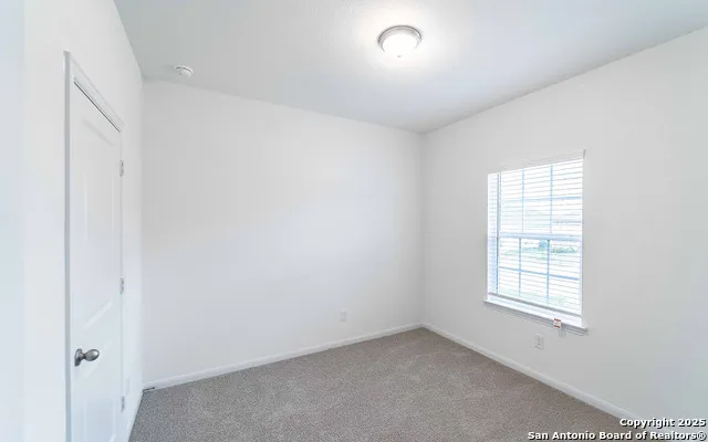 8920 Grey Elm Elmendorf, TX 78112
