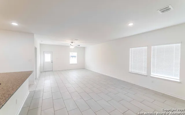8920 Grey Elm Elmendorf, TX 78112