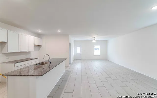 8920 Grey Elm Elmendorf, TX 78112