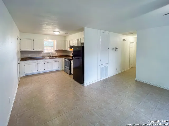 1206 Fairview Beeville, TX 78102