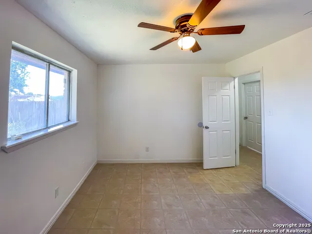 1206 Fairview Beeville, TX 78102