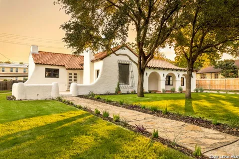 135 W Lullwood