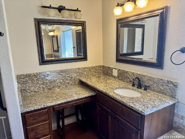 1351 Heritage HL Canyon Lake, TX 78133
