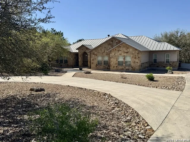 1351 Heritage HL Canyon Lake, TX 78133