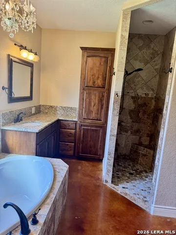 1351 Heritage HL Canyon Lake, TX 78133