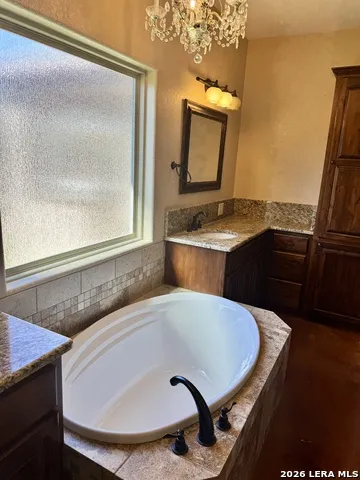 1351 Heritage HL Canyon Lake, TX 78133