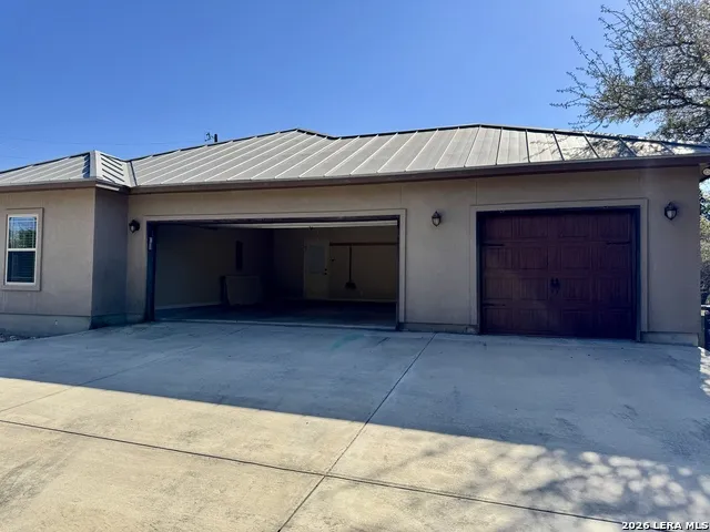 1351 Heritage HL Canyon Lake, TX 78133