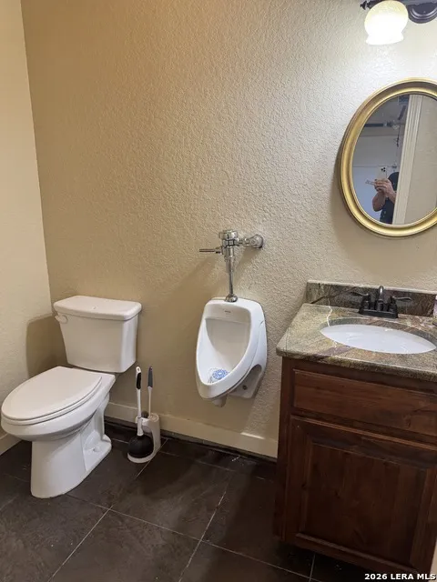 1351 Heritage HL Canyon Lake, TX 78133