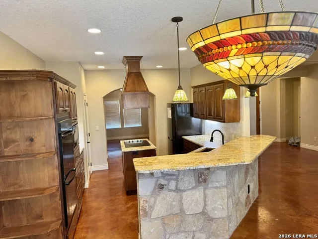 1351 Heritage HL Canyon Lake, TX 78133
