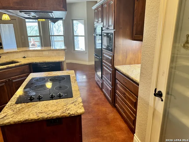 1351 Heritage HL Canyon Lake, TX 78133