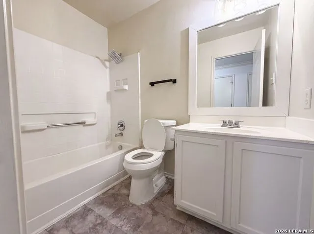10602 SPRINGWOOD SQ Universal City, TX 78148