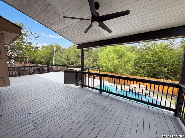 10602 SPRINGWOOD SQ Universal City, TX 78148