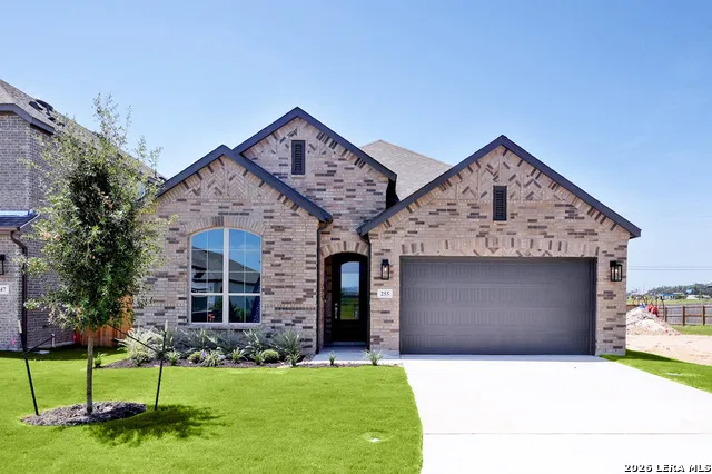 255 White Oak Castroville, TX 78009