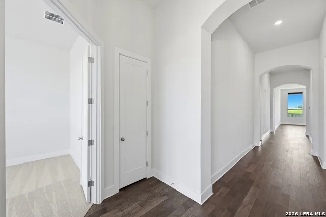 255 White Oak Castroville, TX 78009