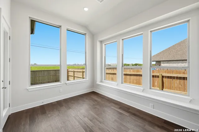 255 White Oak Castroville, TX 78009