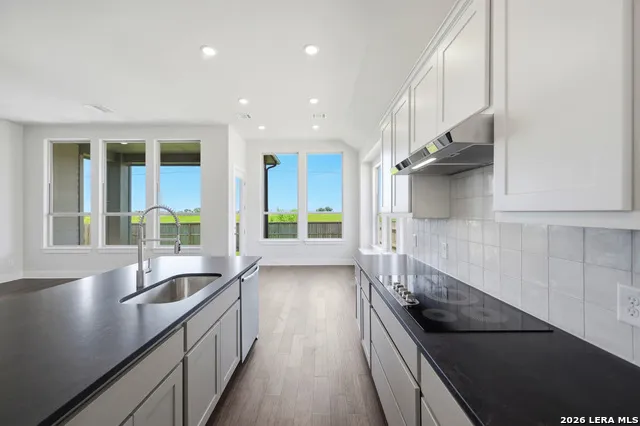 255 White Oak Castroville, TX 78009