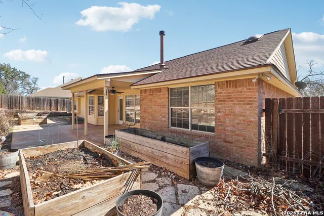 632 Oak Valley Kerrville, TX 78028