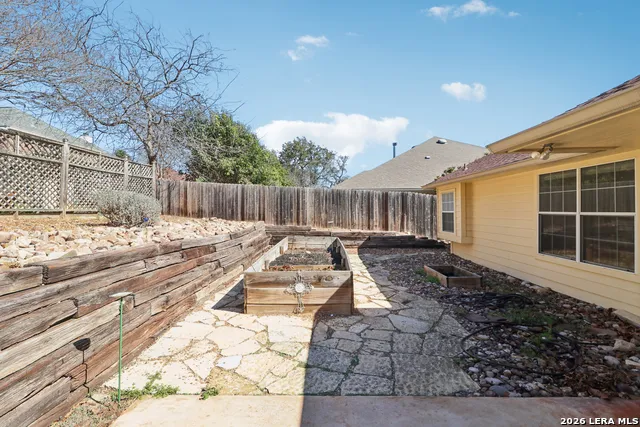 632 Oak Valley Kerrville, TX 78028