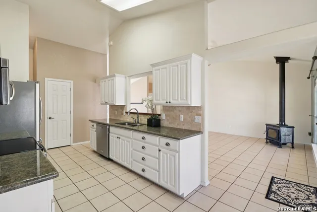 632 Oak Valley Kerrville, TX 78028